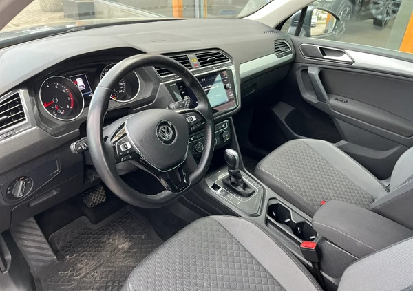 Volkswagen Tiguan cena 92899 przebieg: 99600, rok produkcji 2018 z Gdańsk małe 277